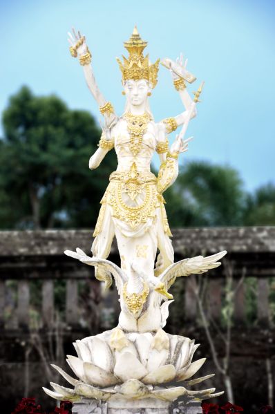 File:Bali-Goddess-392-vert.jpg