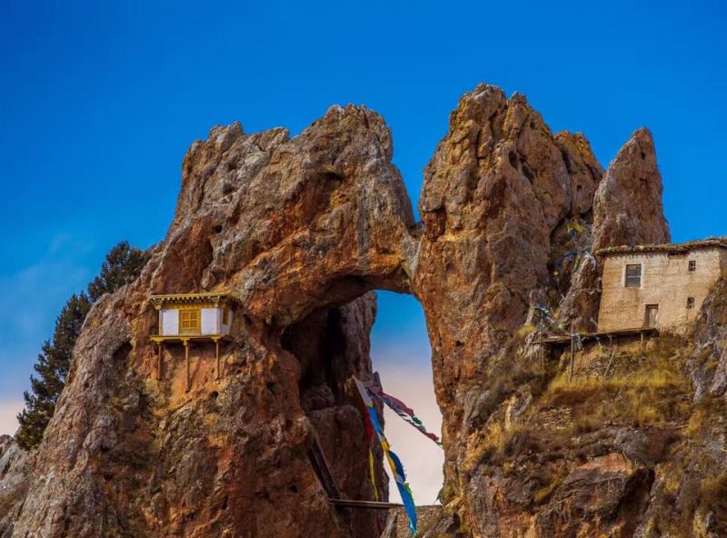 File:On-right-drenpa-meditation-cave-on-left-tsewang-med-cave.jpg